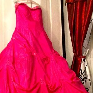 Prom dress  size 5-6 beautiful corset back  sequins and pearls